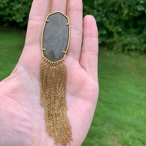 KENDRA SCOTT • Deanna Vintage Gold Long Pendant Necklace